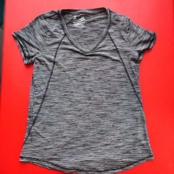 Essential Performance Tee Everair athletic grey women's size XS - Picture 1 of 5